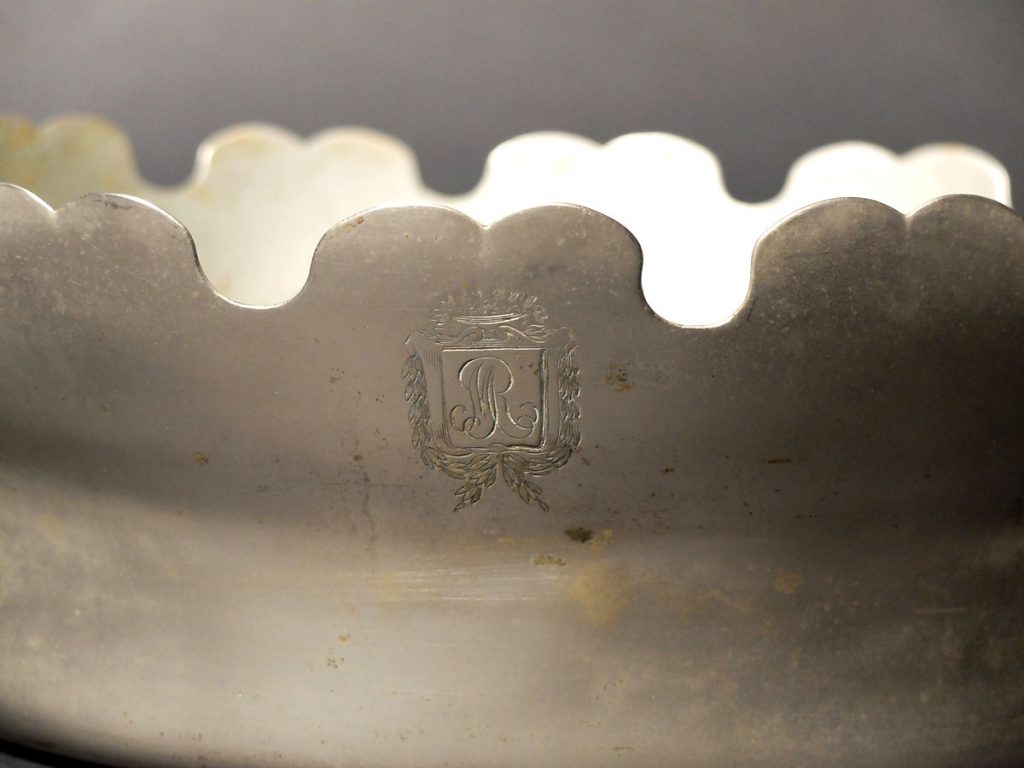 Verrière ou rafraichissoir à verres en métal argenté