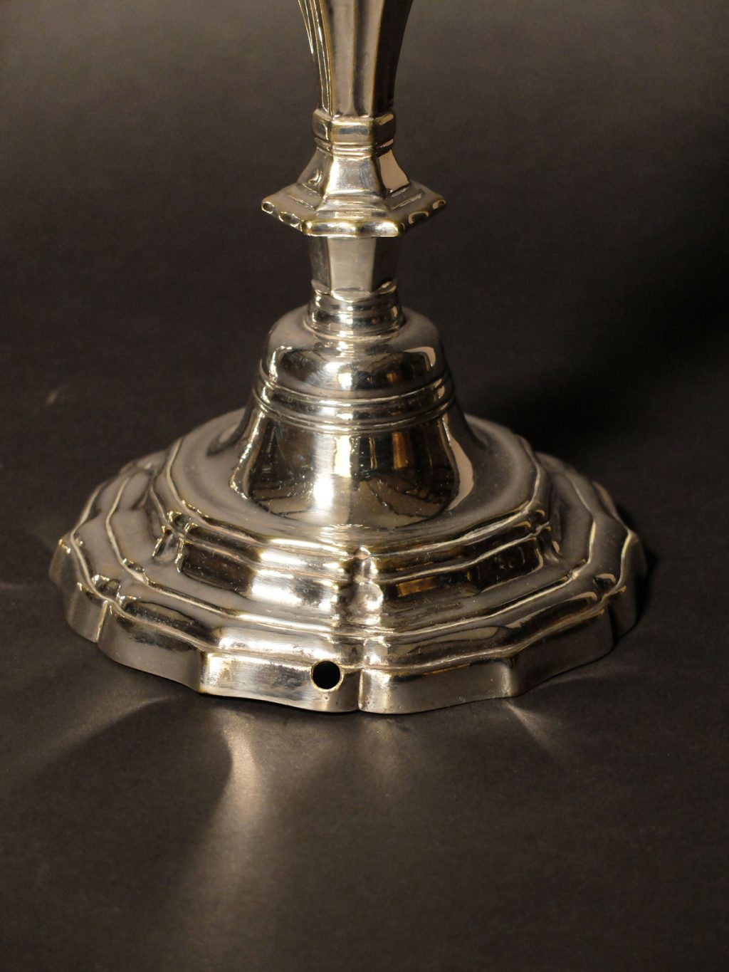 Paire de bougeoirs d'époque Louis XV