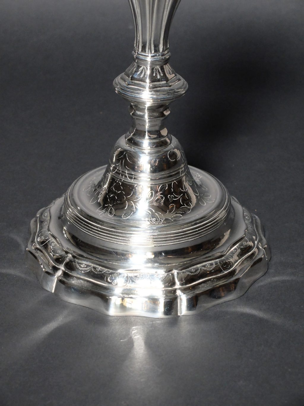 Paire de bougeoirs d'époque Louis XV