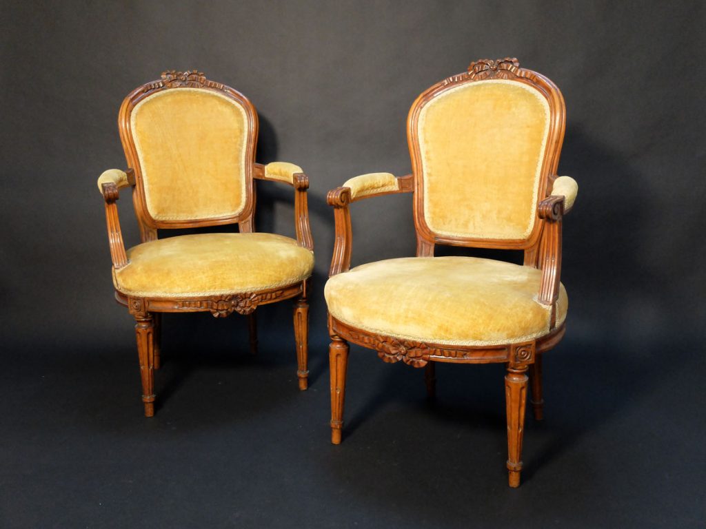 Paire de fauteuils d'époque Transition