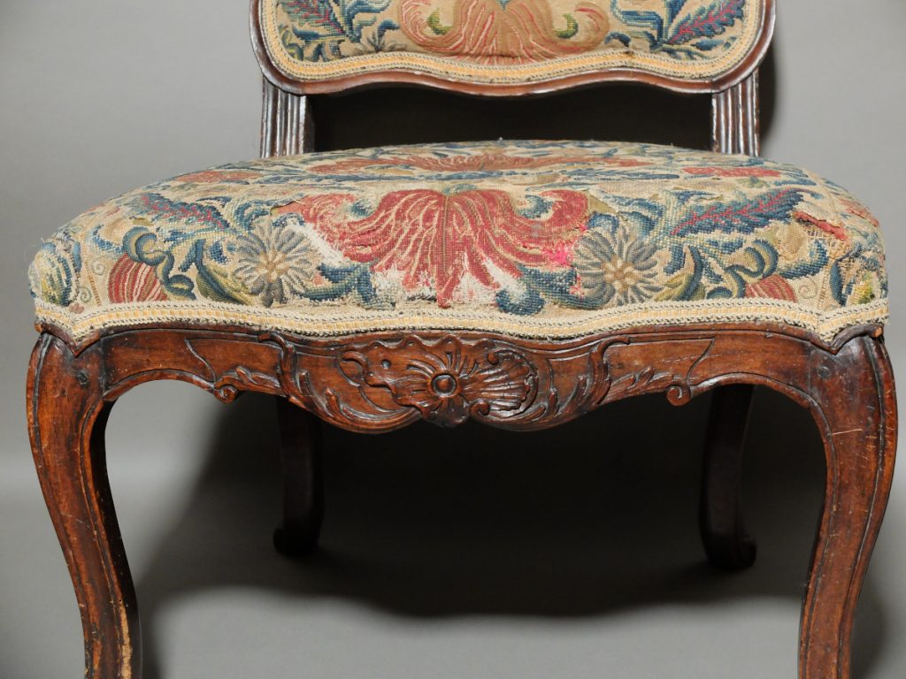 Chaise Louis XV à la Reine