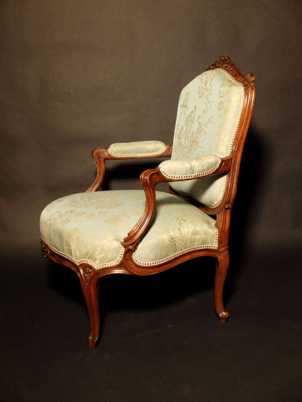 Paire de fauteuils à dos plats Louis XV