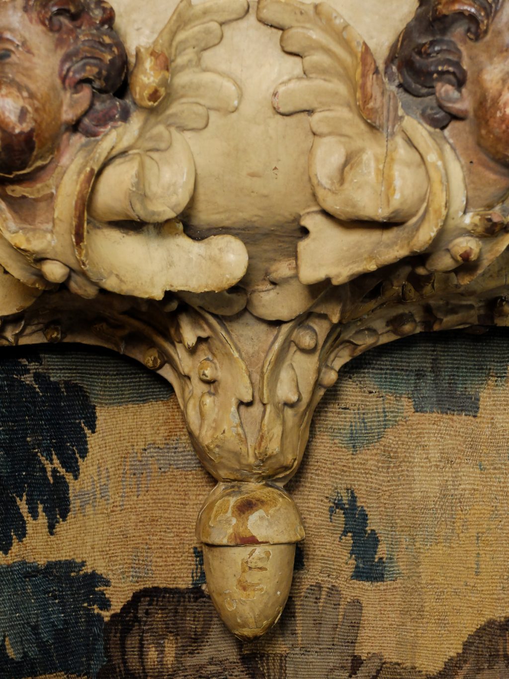 Console aux angelots