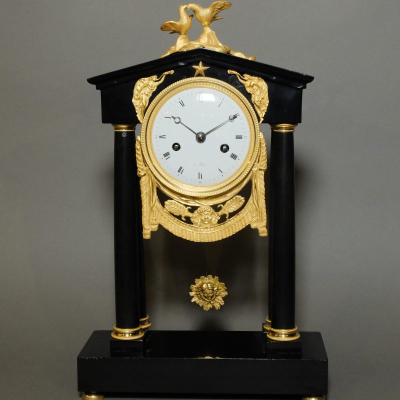 Pendule portique Louis XVI