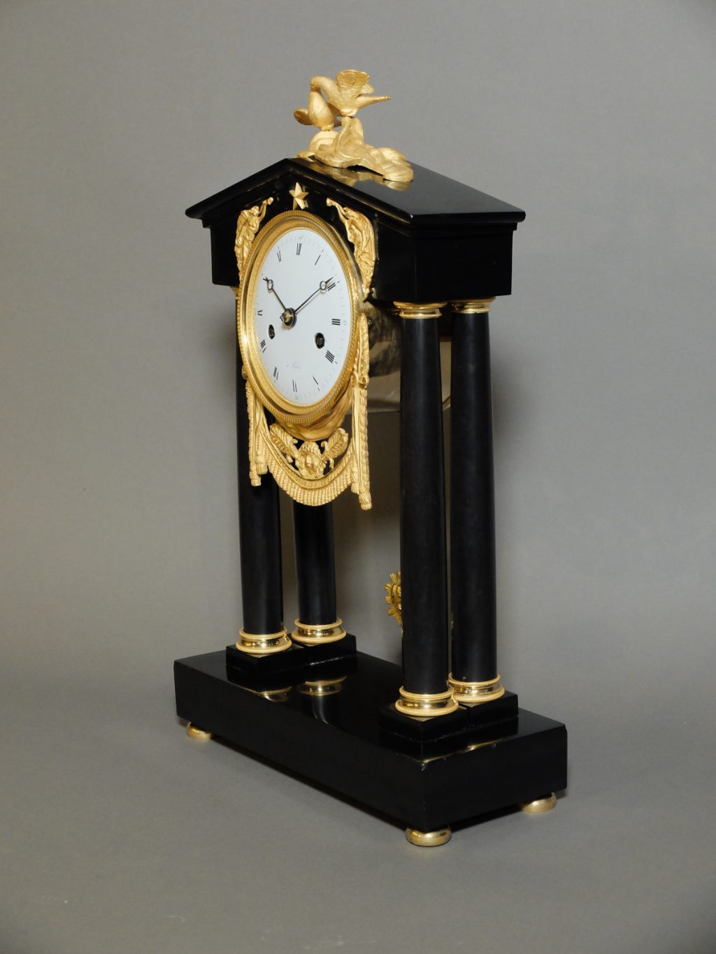 Pendule portique Louis XVI