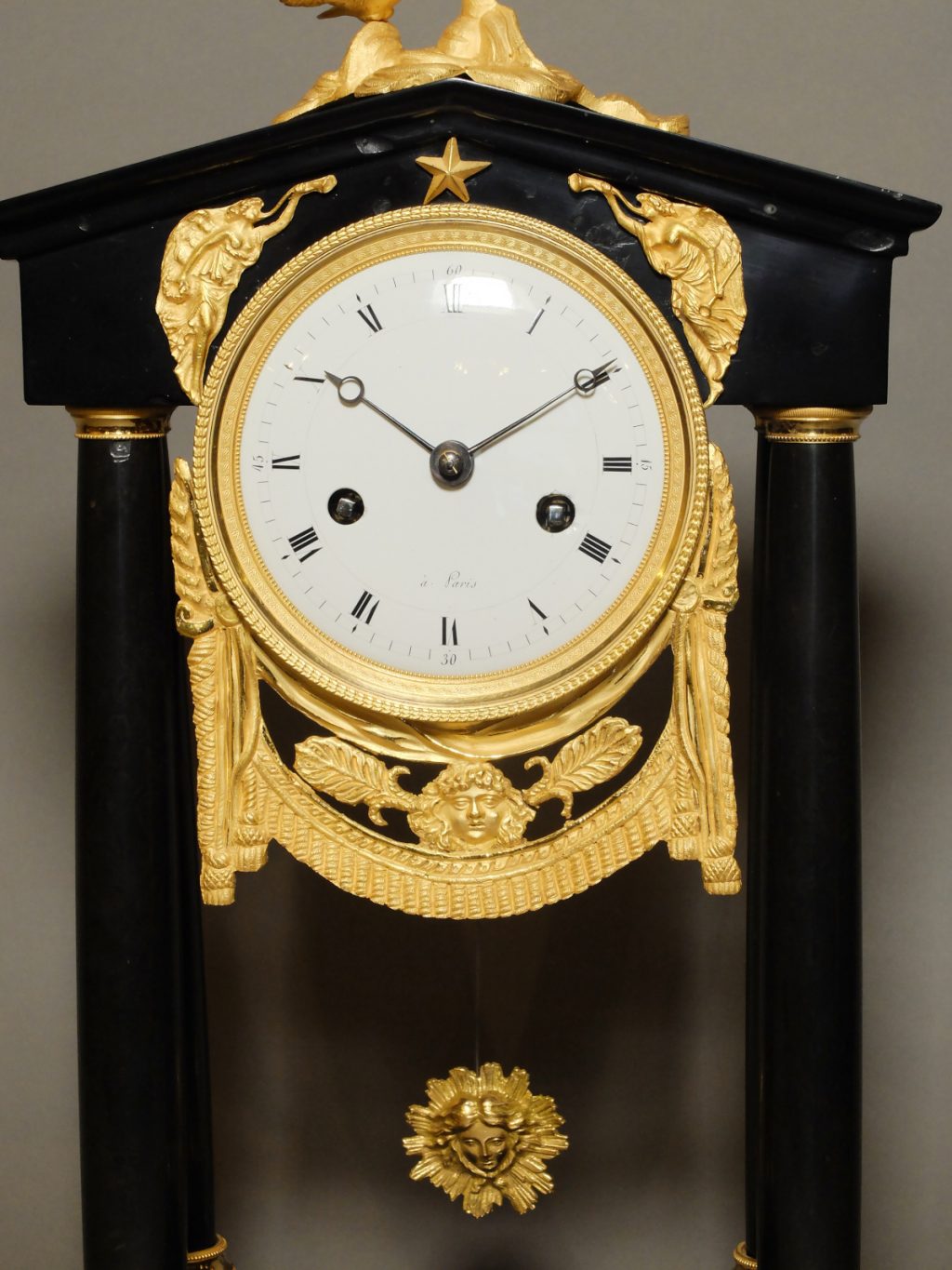 Pendule portique Louis XVI