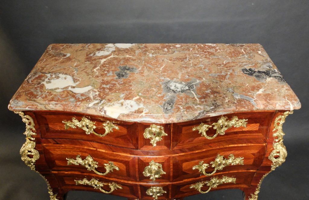 Commode Louis XV estampillée François Fleury