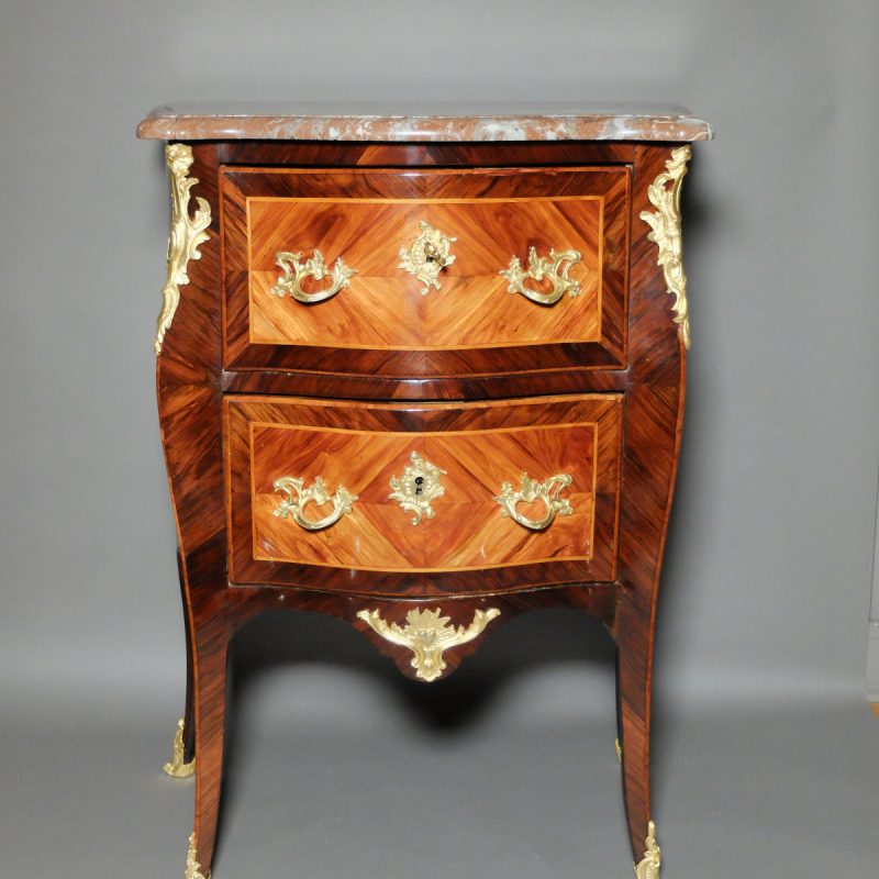 Commode d'entre-deux d'époque Louis XV