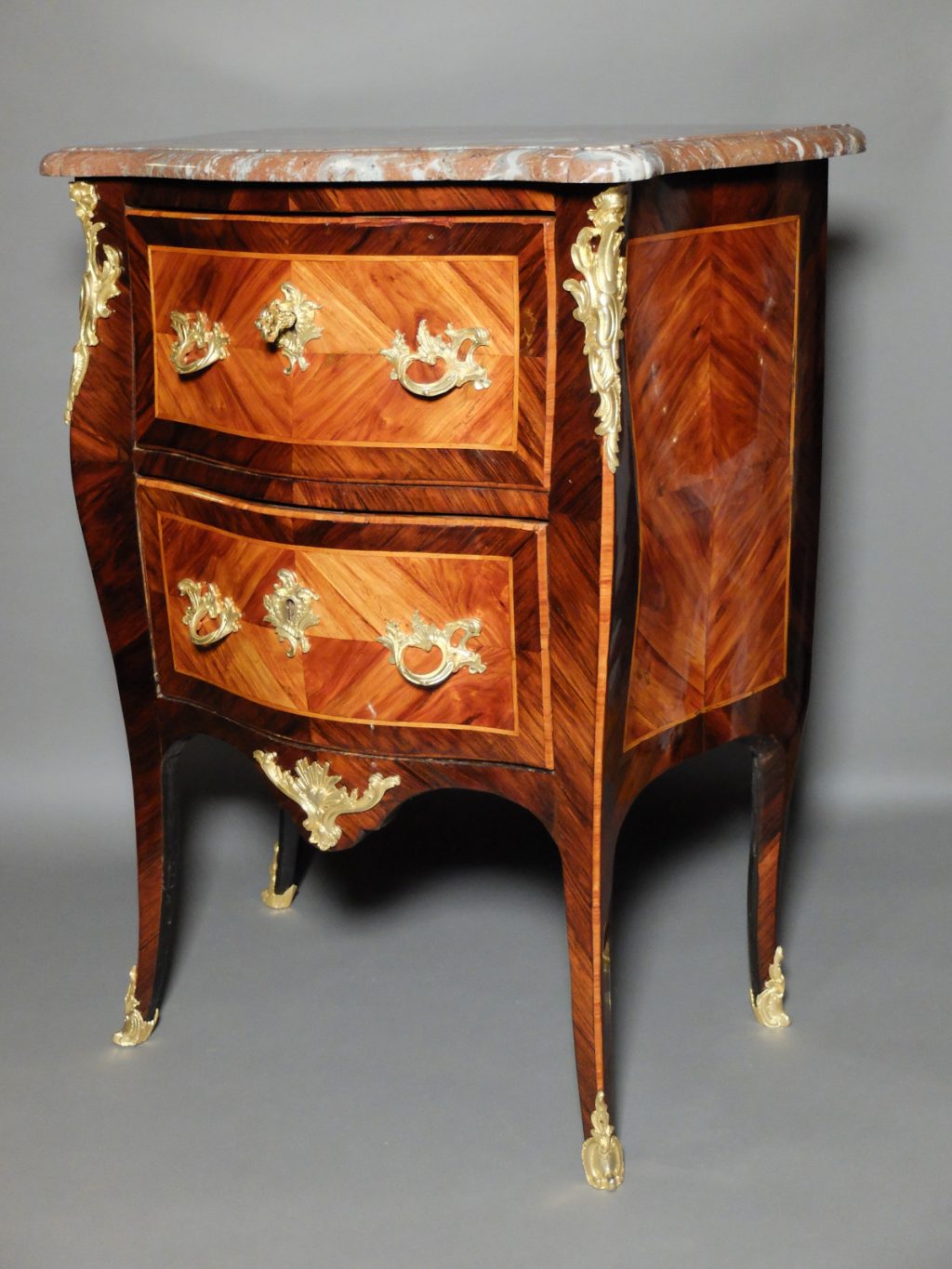 Commode d'entre-deux d'époque Louis XV