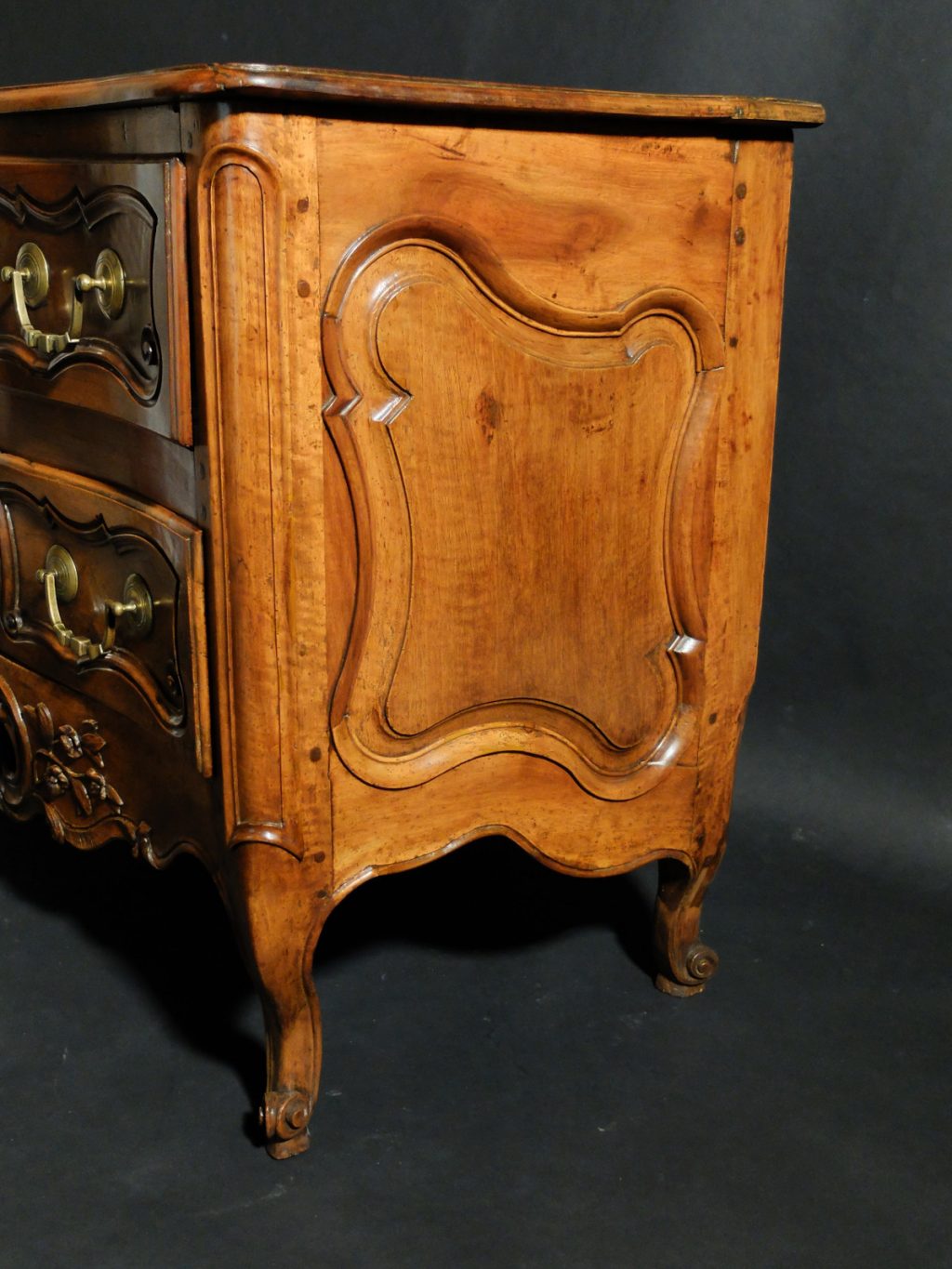 Commode sauteuse provençale - Nîmes, XVIIIème siècle