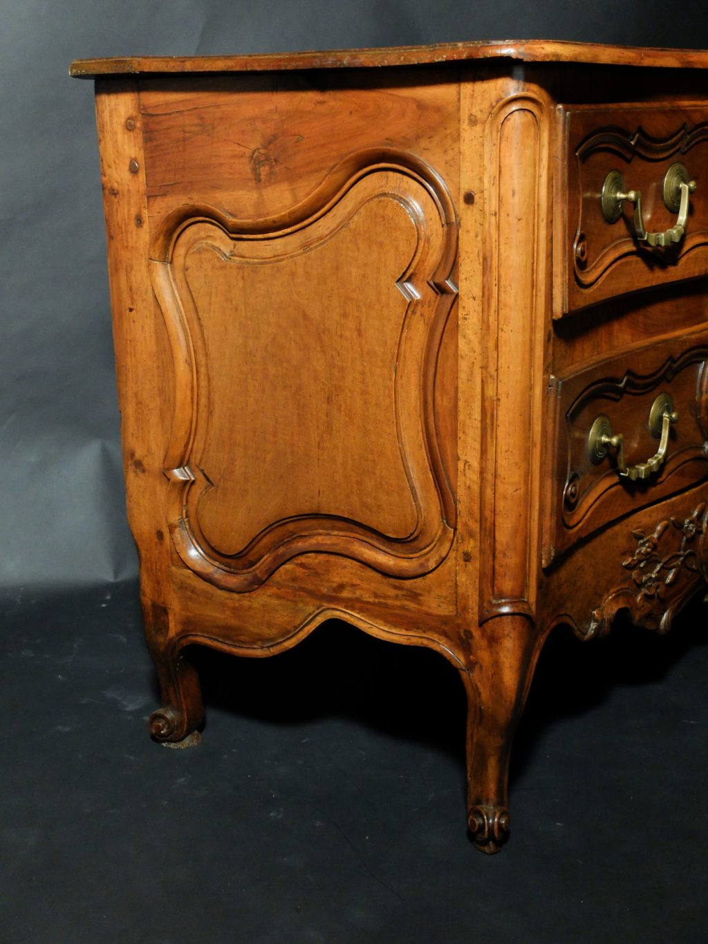 Commode sauteuse provençale - Nîmes, XVIIIème siècle