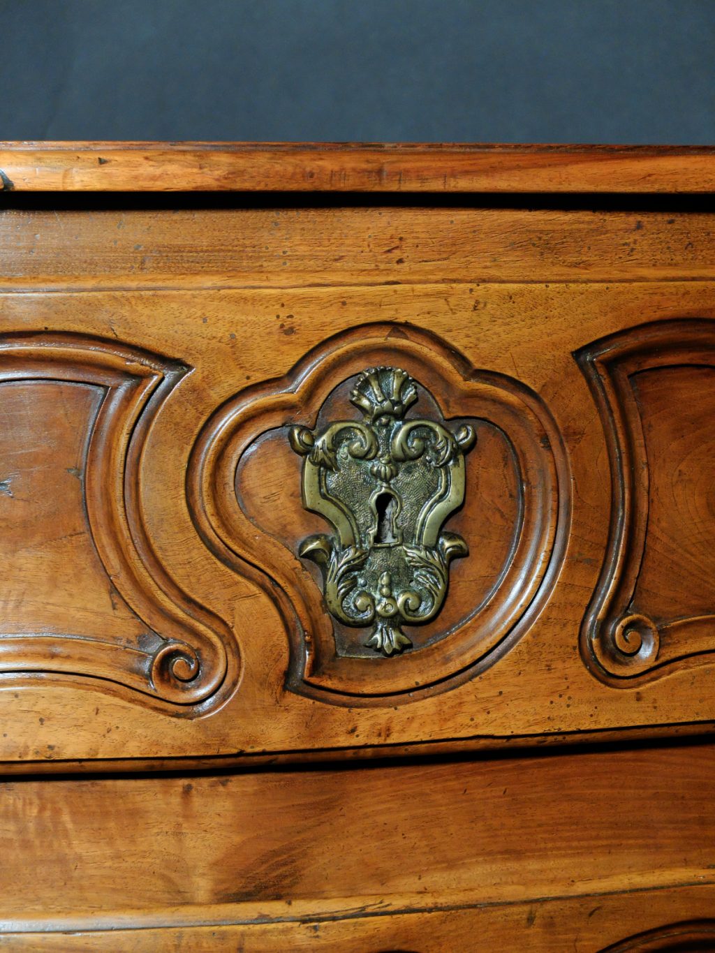 Commode sauteuse provençale - Nîmes, XVIIIème siècle