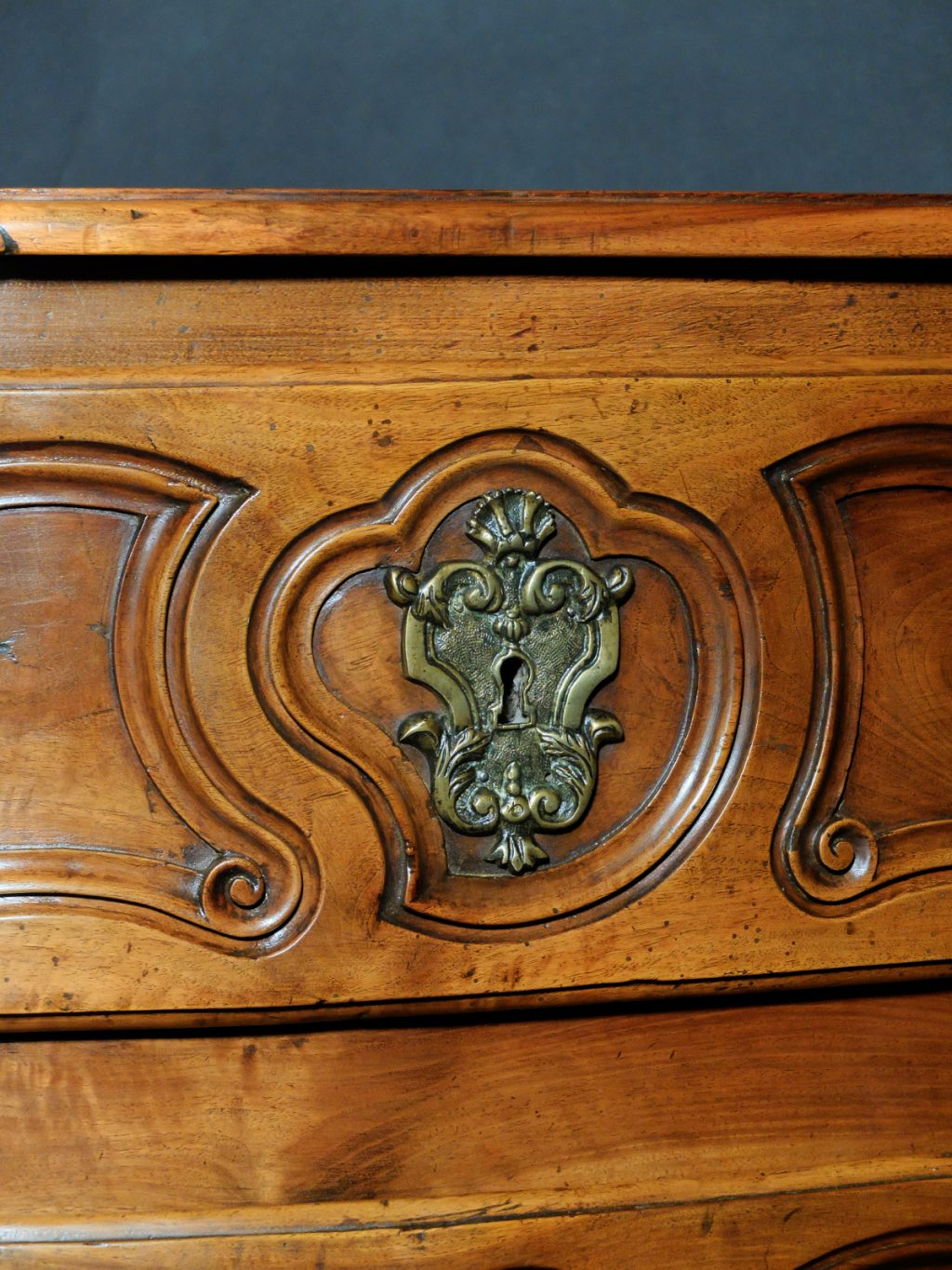 Commode sauteuse provençale - Nîmes, XVIIIème siècle