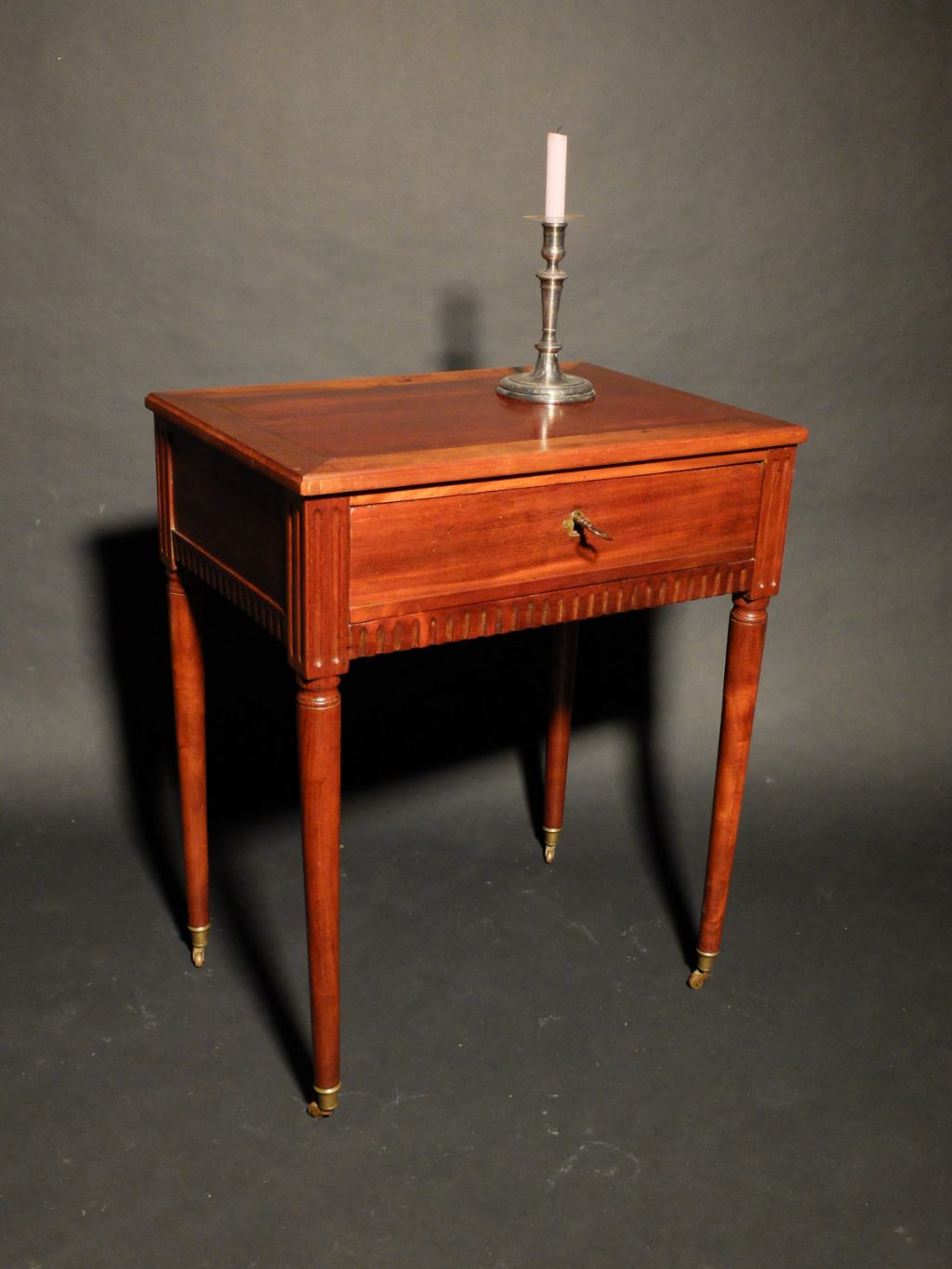 Table Louis XVI acajou