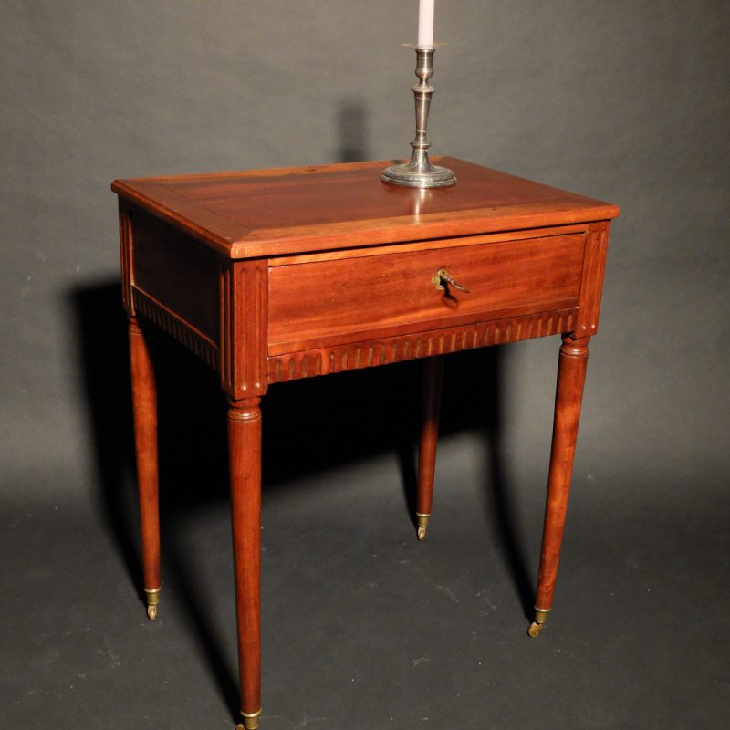 Table Louis XVI acajou