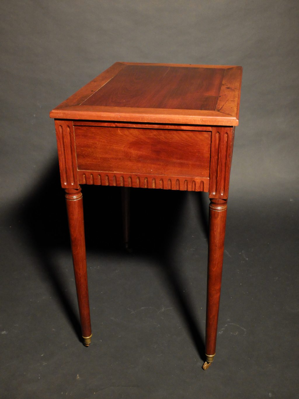 Table Louis XVI acajou